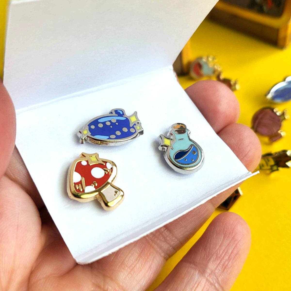 Meows & Magic - GACHA Loot-Chest - Enamel Pins