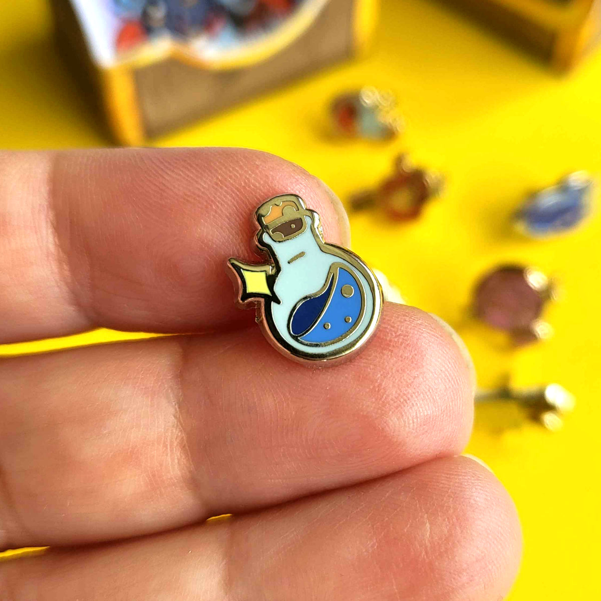 Meows & Magic - GACHA Loot-Chest - Enamel Pins